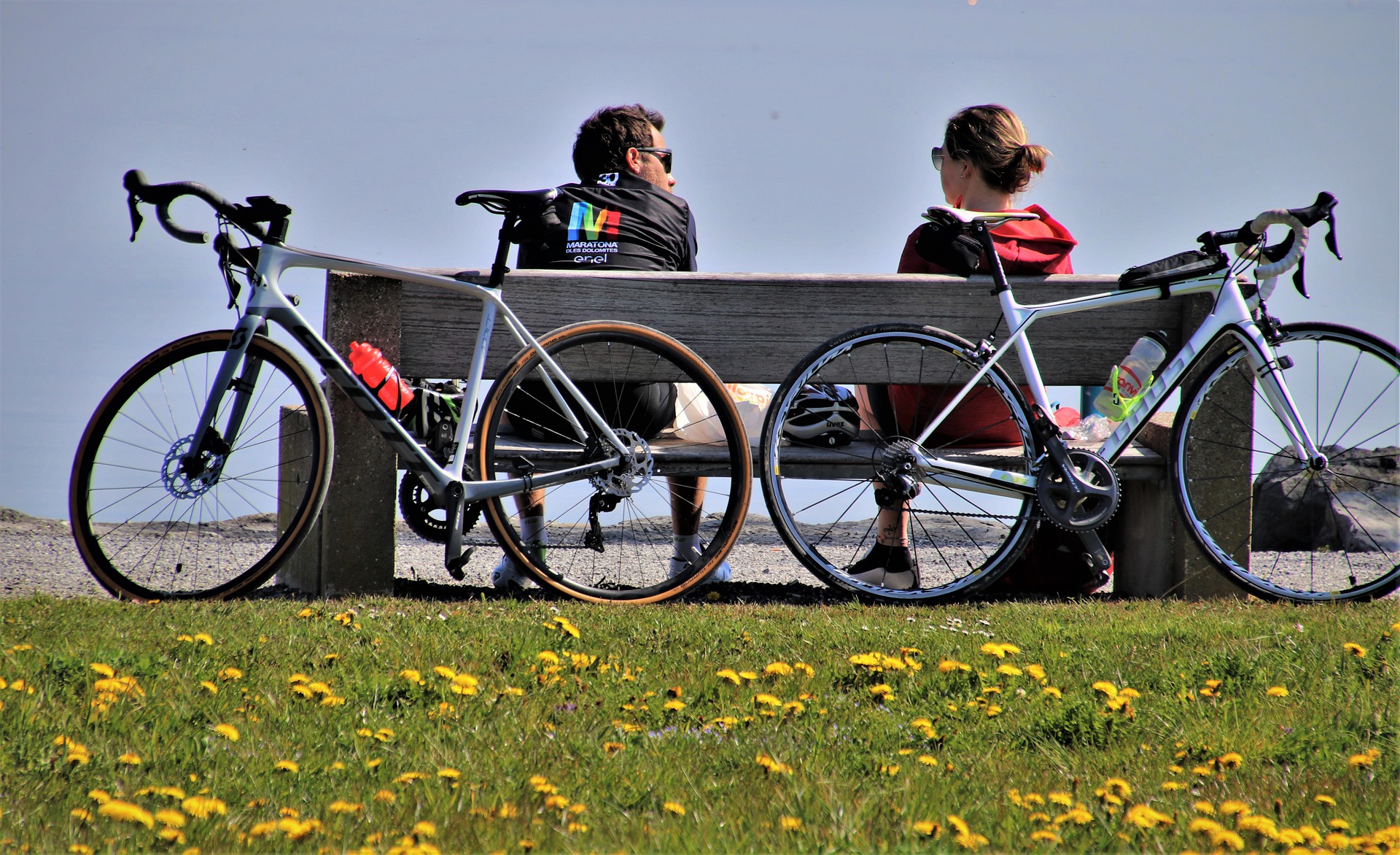 lake Como cycling _bike e bike people in relax